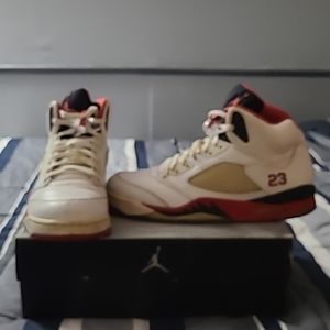 Mens Jordan V infrared with black tongues